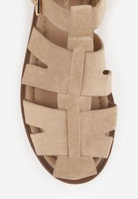 Renee - Ciemnobeżowe Sandały o Fasonie Gladiatorek z Paskiem ze Sprzączką Abma. Okazja: na co dzień. Zapięcie: pasek. Kolor: beżowy. Styl: casual #2