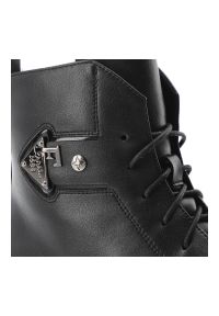 Czarne Botki Maciejka Stylowe Obuwie Damskie. Okazja: na co dzień. Kolor: czarny. Materiał: skóra. Szerokość cholewki: normalna. Wzór: aplikacja. Styl: elegancki #2