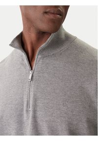 Calvin Klein Sweter LV040BM356 Szary Regular Fit. Kolor: szary. Materiał: bawełna