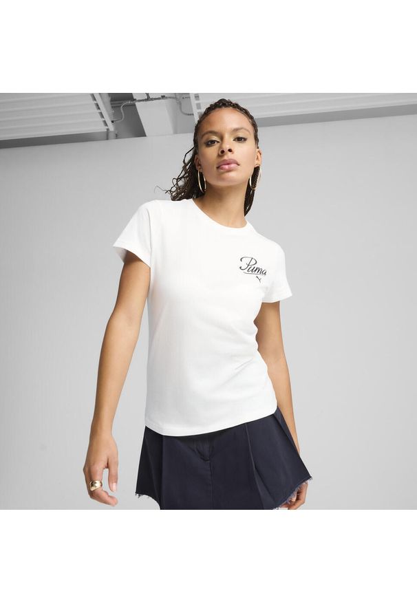 Puma - Damska koszulka ESS SCRIPT PUMA White. Kolor: biały. Wzór: haft. Sport: fitness