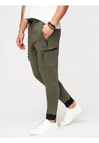 Ombre Clothing - Spodnie dresowe męskie JOGGER z kieszeniami na udach i kontrastującymi wstawkami - oliwkowe V5 - Rozmiar: L. Okazja: na co dzień. Kolor: zielony. Materiał: dresówka. Styl: casual #1