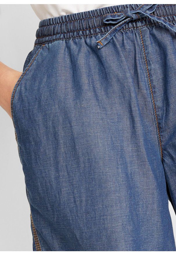 bonprix - Lekkie szorty z denimu z lnem. Kolor: niebieski