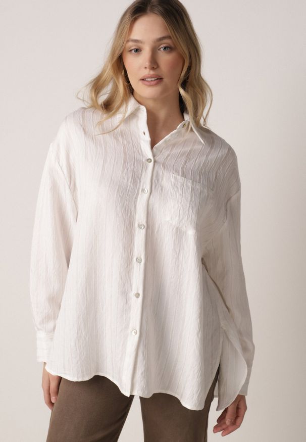 Born2be - Biała Wiskozowa Koszula z Dodatkiem Lnu z Tkaniny Strukturalnej Noma. Okazja: na co dzień. Kolor: biały. Materiał: tkanina, wiskoza, len. Styl: casual