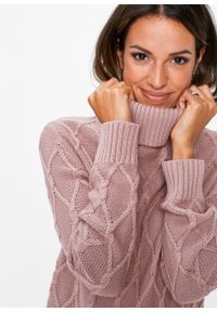 Sweter dzianinowy w warkocze bonprix różowobrązowy. Kolor: różowy. Materiał: dzianina, materiał, akryl, bawełna #4