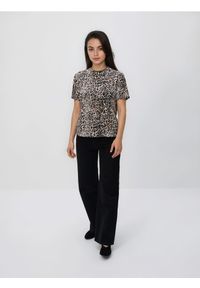 Reserved - T-shirt w panterkę - wielobarwny. Materiał: bawełna. Wzór: motyw zwierzęcy