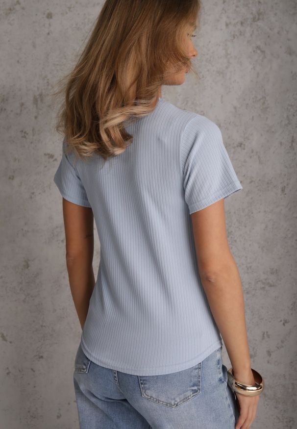 Renee - Jasnoniebieski T-shirt Basic z Okrągłym Dekoltem Dolea. Okazja: na co dzień. Kolor: niebieski. Materiał: jeans. Długość: krótkie. Wzór: gładki. Styl: casual