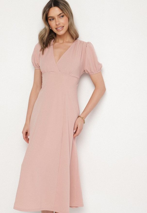 Born2be - Różowa Koktajlowa Sukienka o Rozkloszowanym Kroju z Wiązaniem Zilarie. Kolor: różowy. Styl: wizytowy