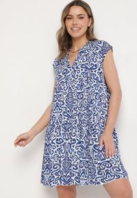 Born2be - Niebieska Bawełniana Sukienka o Rozkloszowanym Kroju Oversize Liravina. Okazja: na co dzień. Typ kołnierza: dekolt w serek. Kolor: niebieski. Materiał: bawełna. Typ sukienki: oversize. Styl: klasyczny, elegancki, casual #4