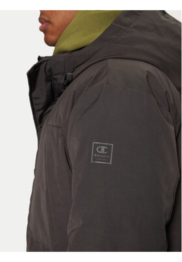 Champion Kurtka zimowa 220355 Czarny Regular Fit. Kolor: czarny. Materiał: syntetyk. Sezon: zima
