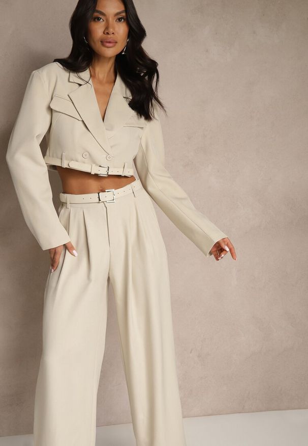 Renee - Beżowy Komplet w Stylu Garniturowym Szerokie Spodnie z Paskiem i Krótka Marynarka Veritia. Kolor: beżowy. Materiał: materiał. Wzór: aplikacja