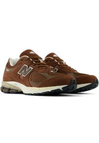 Sneakersy unisex New Balance M2002RFF. Kolor: brązowy. Materiał: skóra, guma. Szerokość cholewki: normalna #4