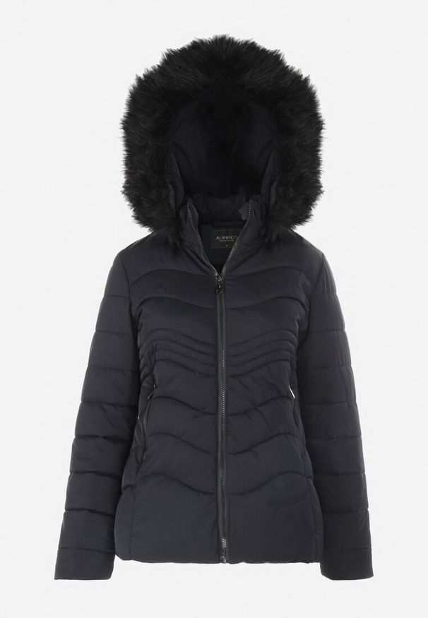 Born2be - Czarna Kurtka Pikowana z Futrzanym Kapturem Geno. Okazja: na co dzień. Kolor: czarny. Materiał: futro. Sezon: zima, jesień. Styl: elegancki, casual