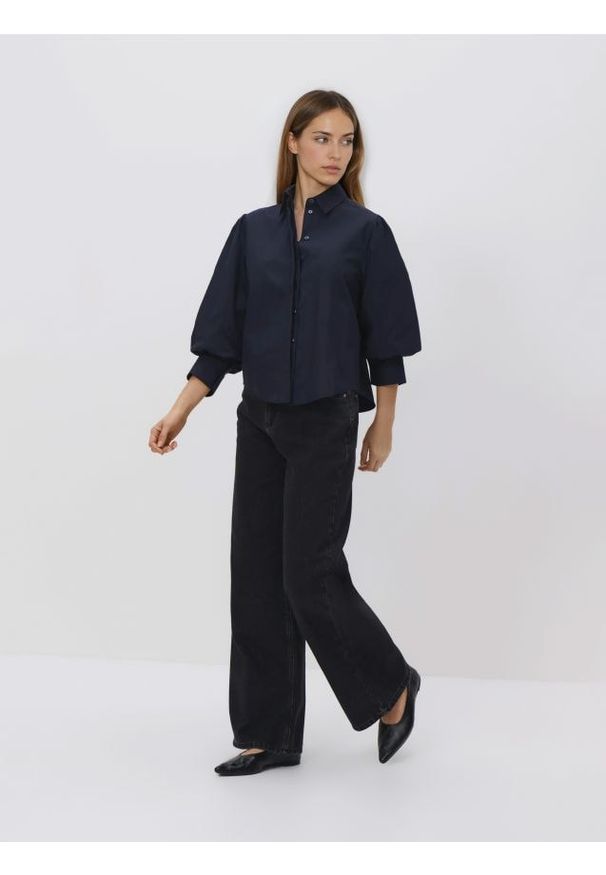 Reserved - Koszula z bufiastymi rękawami - granatowy. Kolor: niebieski. Materiał: tkanina, bawełna