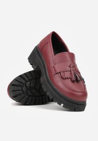 Renee - Bordowe Mokasyny na Platformie Ozdobione Frędzlami Sewrisa. Kolor: czerwony. Materiał: jeans. Wzór: aplikacja. Obcas: na platformie #3