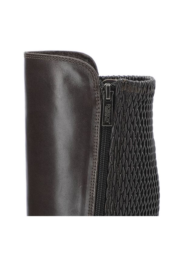 Brązowe Kozaki Grace Damskie Buty Na Obcasie. Kolor: brązowy. Materiał: materiał, skóra. Szerokość cholewki: normalna. Sezon: zima, jesień. Obcas: na obcasie. Styl: elegancki, klasyczny. Wysokość obcasa: średni