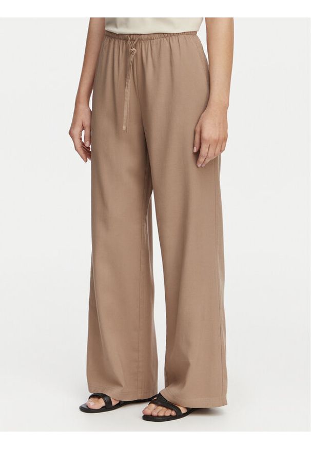 only - ONLY Spodnie materiałowe Laris 15364313 Beżowy Relaxed Fit. Kolor: beżowy. Materiał: wiskoza