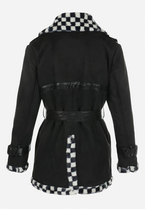 Born2be - Czarna Kurtka Dwurzędowa z Paskiem Morli. Kolor: czarny. Materiał: futro