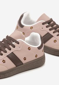 Born2be - Różowe Sneakersy Typu Tenisówki z Kwiatkami Reisare. Okazja: na co dzień. Kolor: różowy. Materiał: jeans. Wzór: kwiaty
