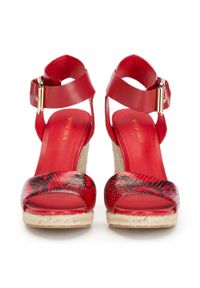 Wittchen - Damskie sandały skórzane z grubym paskiem czerwone. Zapięcie: pasek. Kolor: czerwony. Materiał: skóra. Obcas: na koturnie #3