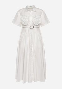 Born2be - Biała Bawełniana Sukienka o Koszulowym Kroju z Paskiem i Kwiatowymi Broszkami Zelnea. Okazja: na spotkanie biznesowe. Kolor: biały. Materiał: bawełna. Długość rękawa: krótki rękaw. Wzór: kwiaty. Typ sukienki: koszulowe. Styl: biznesowy, elegancki #7