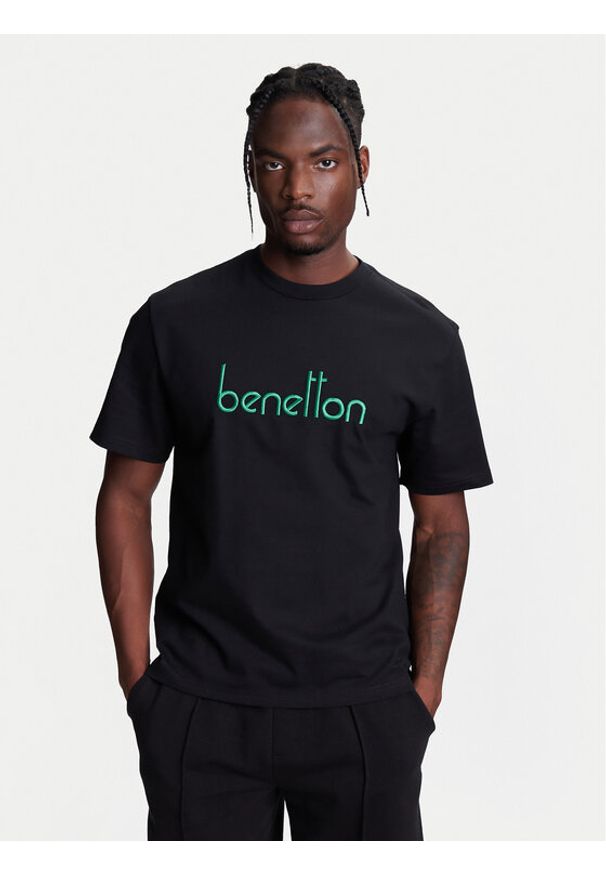 United Colors of Benetton - United Colors Of Benetton T-Shirt 3MI6U109O Czarny Oversize. Kolor: czarny. Materiał: bawełna