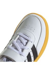 Adidas - Buty adidas Breaknet x Disney Mickey Mouse Kids Jr IG7163 białe. Okazja: na co dzień. Zapięcie: rzepy. Kolor: biały. Materiał: materiał, syntetyk, guma. Szerokość cholewki: normalna. Wzór: motyw z bajki