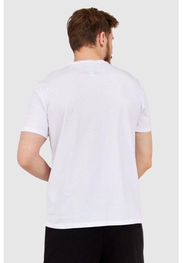 Armani Exchange - ARMANI EXCHANGE Biały t-shirt męski z wyszywanym logo, Rozmiar S. Kolor: biały. Materiał: prążkowany