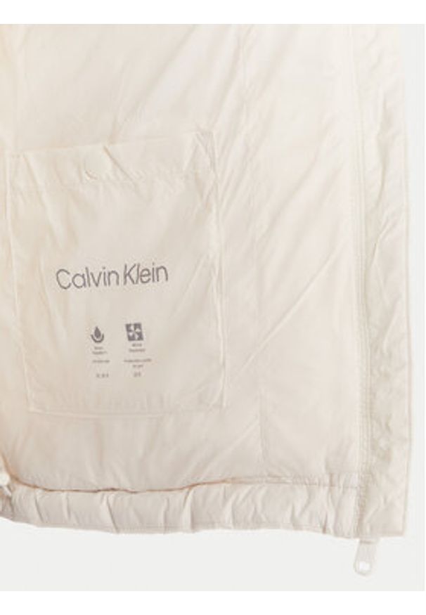 Calvin Klein Jeans Kurtka puchowa Essential LV047D501G Écru Relaxed Fit. Kolor: kremowy. Materiał: syntetyk