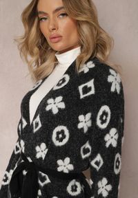 Renee - Czarny Kardigan z Wiązanym Paskiem Ozdobiony Wzorem w Kwiaty Timonen. Kolor: czarny. Materiał: dzianina, tkanina, materiał. Wzór: aplikacja, kwiaty