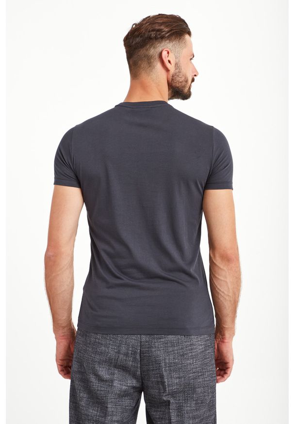 T-shirt Emporio Armani w kolorowe wzory, elegancki