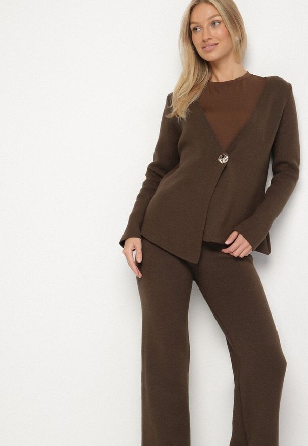 Born2be - Brązowy Komplet Dzianinowy z Wiskozą Asymetryczny Kardigan i Spodnie Unallea. Kolor: brązowy. Materiał: wiskoza, dzianina