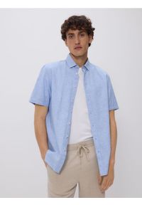 Reserved - Koszula regular z lnem - jasnoniebieski. Kolor: niebieski. Materiał: len