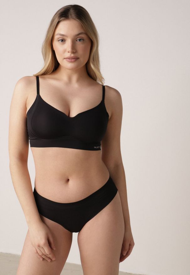 Born2be - Czarny Bezszwowy Biustonosz Bez Fiszbin z Elastycznego Materiału Edalith. Kolor: czarny. Materiał: materiał. Wzór: gładki