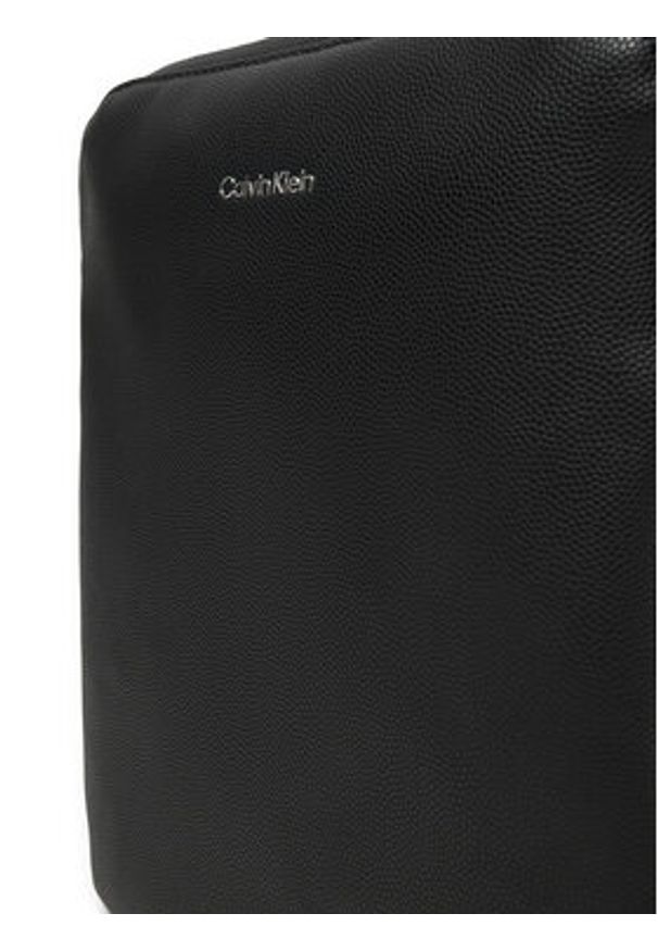 Calvin Klein Saszetka Ck Must Flatpack K50K512767 Czarny. Kolor: czarny. Materiał: skóra