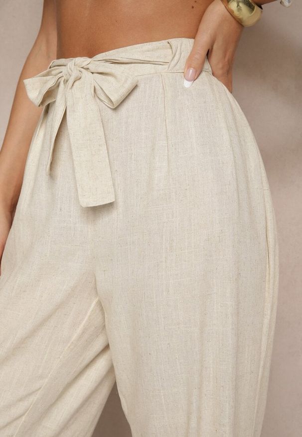 Renee - Beżowe Klasyczne Spodnie High Waist z Lnu i Bawełny Wiązane w Talii Linelira. Okazja: na co dzień. Stan: podwyższony. Kolor: beżowy. Materiał: len, bawełna. Styl: klasyczny