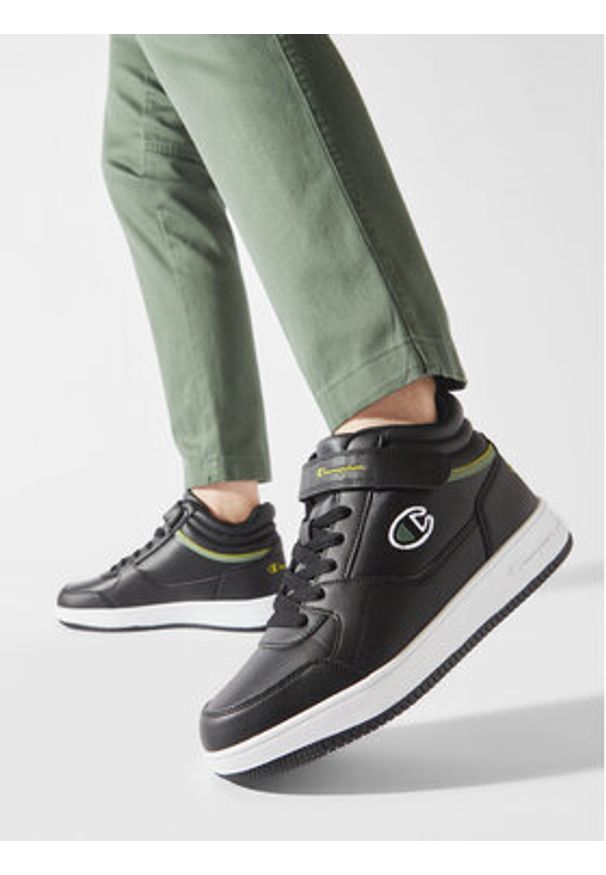 Champion Sneakersy Rebound Mid Mid Cut Shoe S21904-KK004 Czarny. Kolor: czarny. Materiał: skóra