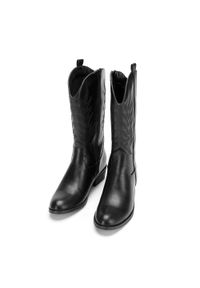 Wittchen - Damskie kowbojki z haftem czarne. Kolor: czarny. Materiał: skóra ekologiczna. Wzór: haft. Obcas: na obcasie. Styl: klasyczny, elegancki. Wysokość obcasa: średni #3