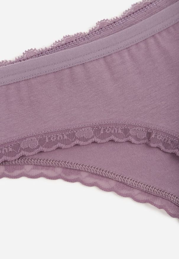 Renee - Fioletowe Majtki Stringi z Bawełną z Koronką Aethimilia. Kolor: fioletowy. Materiał: bawełna, koronka. Wzór: koronka