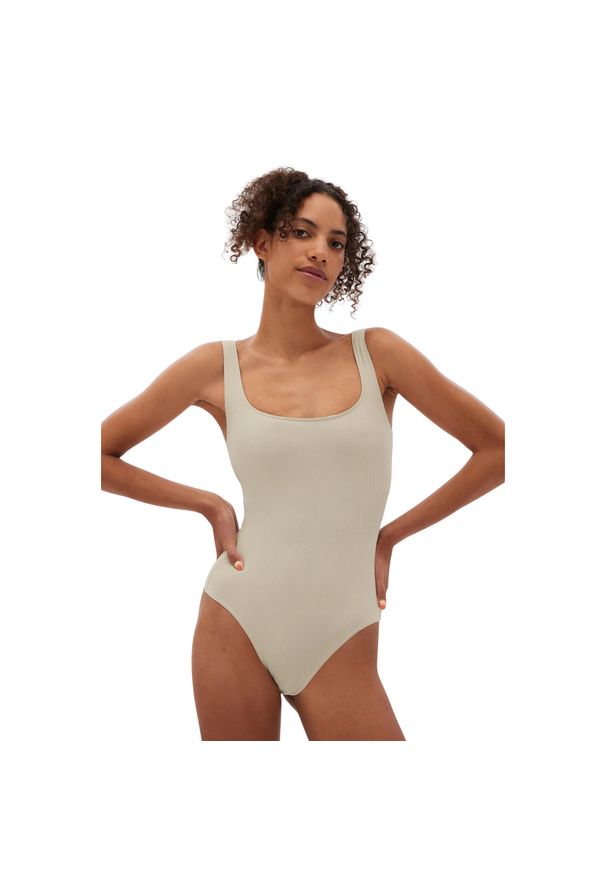 GIRLFRIEND COLLECTIVE - Body z kwadratowym dekoltem dla kobiet Girlfriend Collective. Typ kołnierza: dekolt kwadratowy. Kolor: wielokolorowy, biały, beżowy