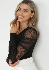 Born2be - Czarna Bluzka Eufisa. Okazja: na randkę. Kolor: czarny. Materiał: dzianina, jeans, koronka. Wzór: prążki, koronka. Styl: elegancki, boho #2