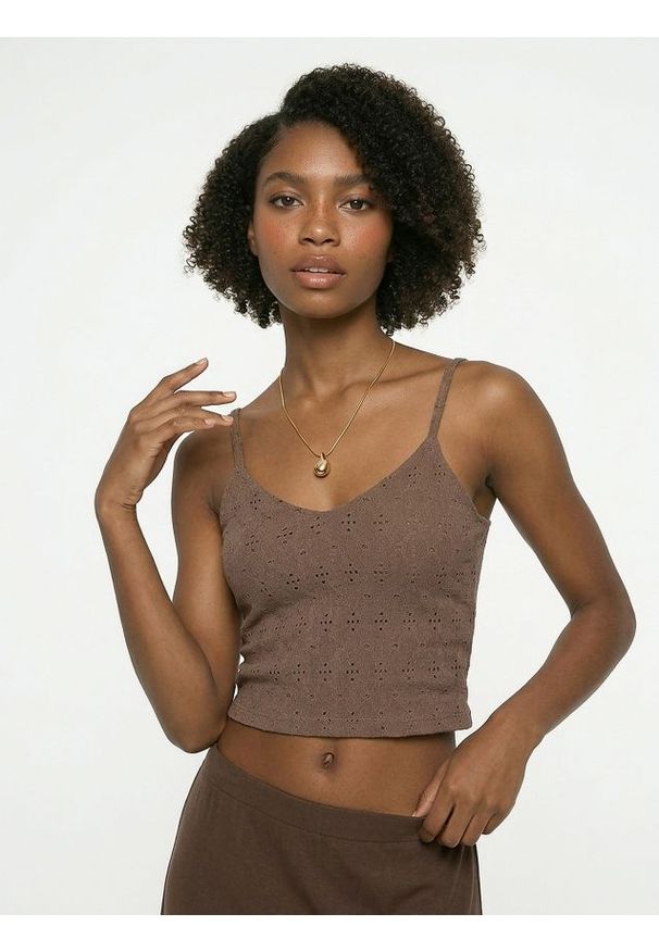 Sinsay - Ażurowy top na ramiączkach - brązowy. Kolor: brązowy. Długość rękawa: na ramiączkach. Wzór: ażurowy