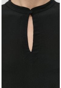 Bruuns Bazaar Sukienka Lilli Vita kolor czarny mini rozkloszowana. Kolor: czarny. Materiał: tkanina, włókno, wiskoza, materiał. Długość rękawa: długi rękaw. Typ sukienki: rozkloszowane. Długość: mini #2