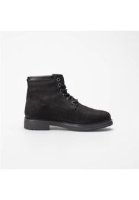 Buty do chodzenia damskie Timberland Hannover Hill Fur Boot WP. Wysokość cholewki: za kostkę. Zapięcie: sznurówki. Kolor: czarny. Materiał: materiał, syntetyk. Szerokość cholewki: normalna. Sport: turystyka piesza