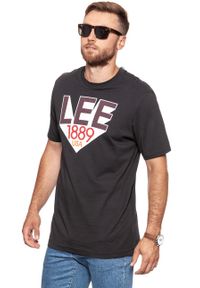 Lee - LEE T SHIRT RETRO T FADED BLACK (TALL) L63UAIKD. Kolor: czarny. Styl: retro #4