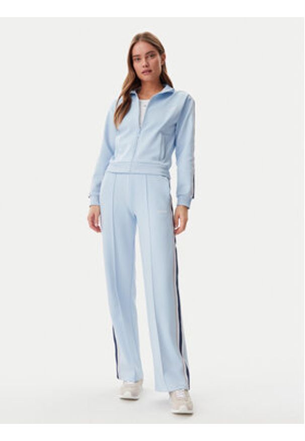 Guess Bluza V5GQ18 KCRU2 Błękitny Regular Fit. Kolor: niebieski. Materiał: syntetyk