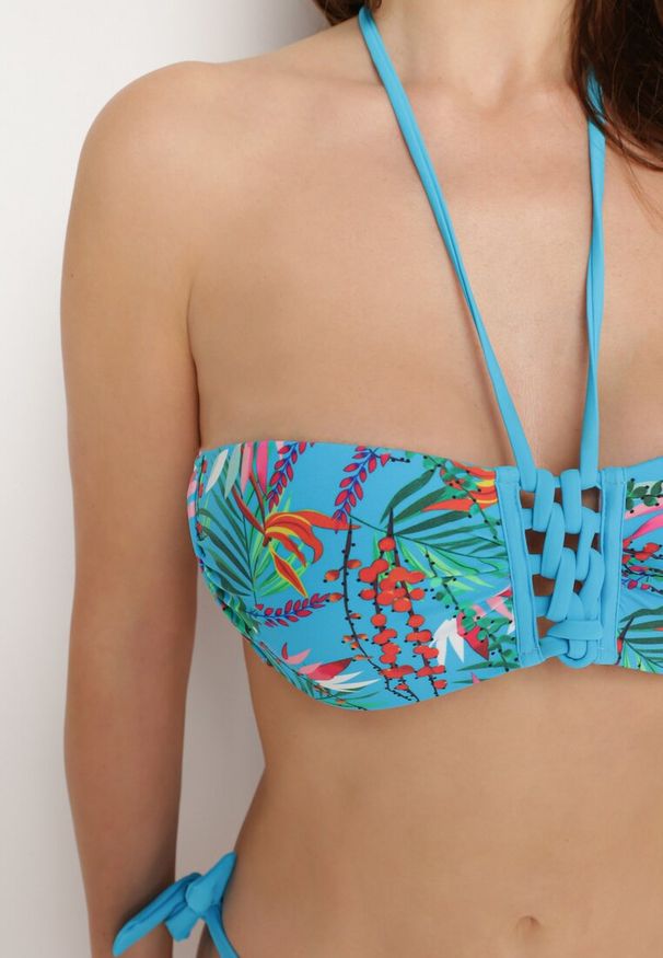 Born2be - Niebieskie Bikini Góra Wiązana na Szyi i Plecach z Ozdobną Plecionką Majtki Typu Figi z Wiązaniem po Bokach Silalaria. Kolor: niebieski