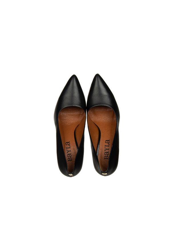 Czółenka Bayla-159 4170 076-P Czarny Lico 159151, Skóra naturalna. Okazja: do pracy, na spotkanie biznesowe. Kolor: czarny. Materiał: skóra. Szerokość cholewki: normalna. Obcas: na obcasie. Styl: klasyczny, elegancki, biznesowy. Wysokość obcasa: średni