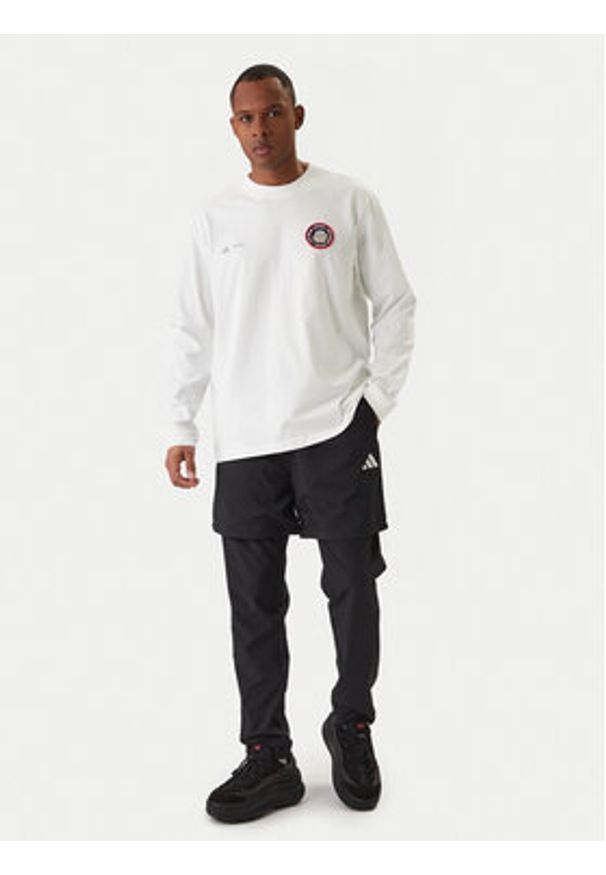 Adidas - adidas Longsleeve Moon Boot JM8917 Biały Loose Fit. Kolor: biały. Materiał: bawełna. Długość rękawa: długi rękaw