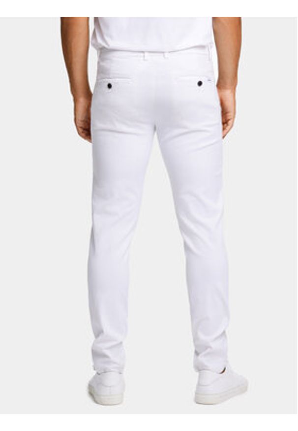 Lindbergh Chinosy 30-005044 Biały Slim Fit. Kolor: biały. Materiał: bawełna