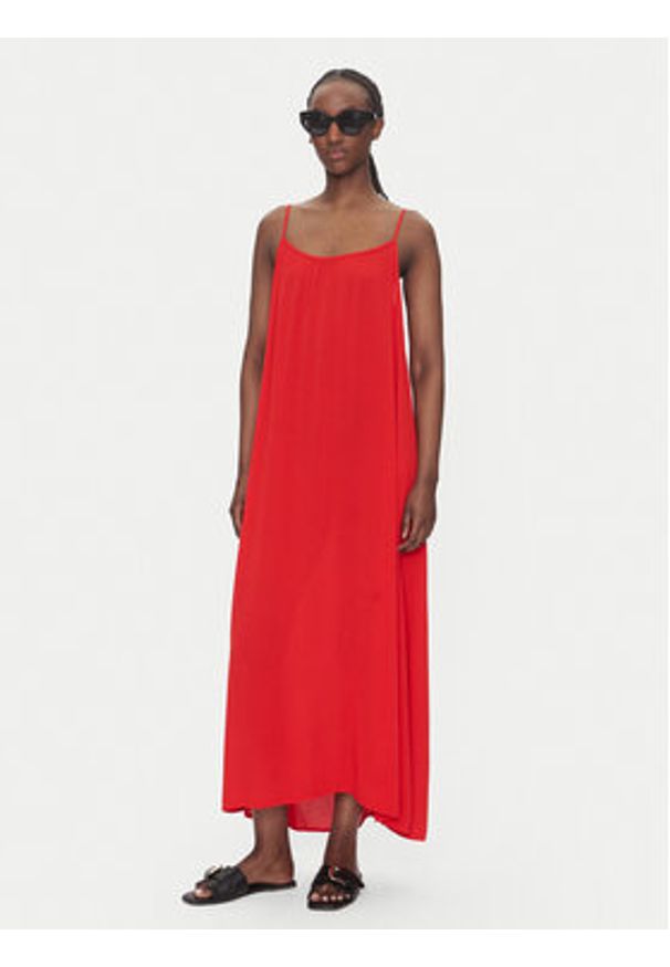only - ONLY Sukienka letnia Niki 15344611 Czerwony Regular Fit. Kolor: czerwony. Materiał: wiskoza. Sezon: lato